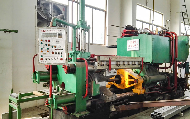 630T鋁材擠壓機